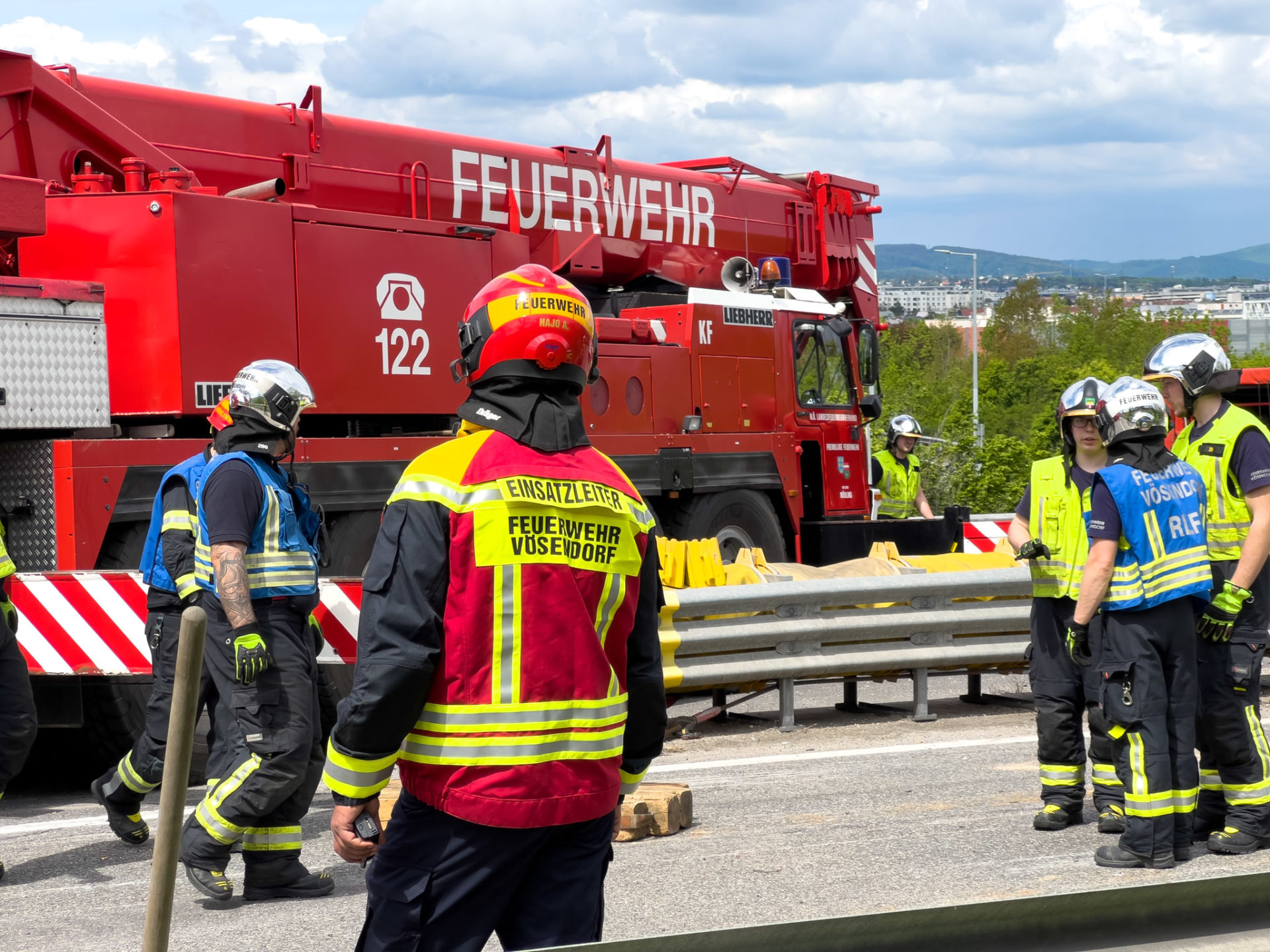 20230506, 0622 - Schwere LKW Bergung A21-10