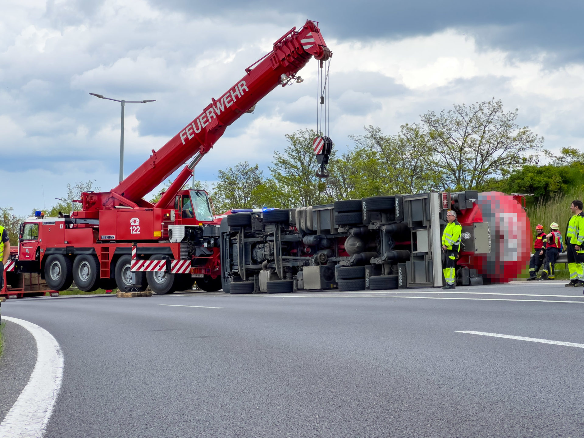 20230506, 0622 - Schwere LKW Bergung A21-13