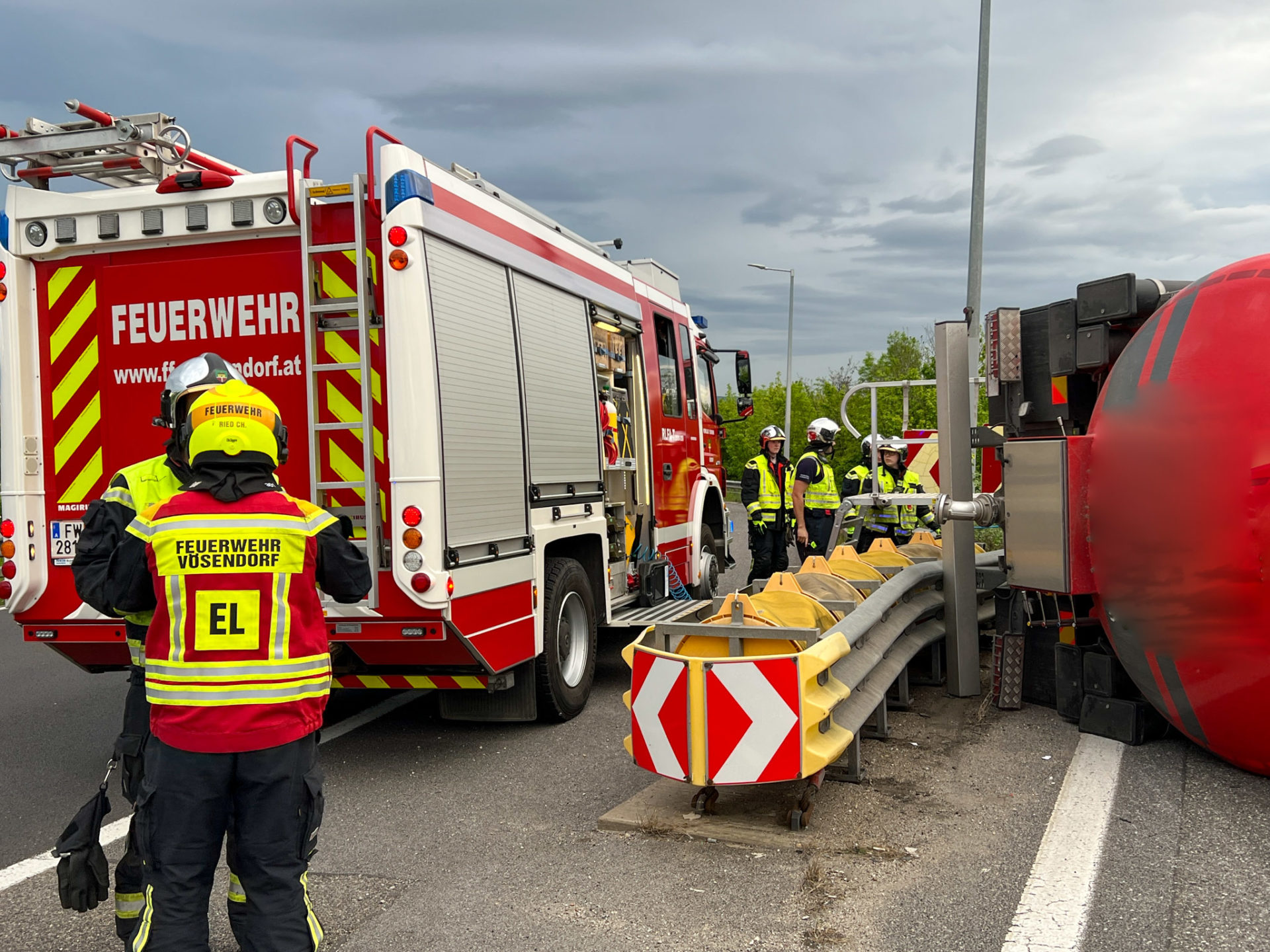 20230506, 0622 - Schwere LKW Bergung A21-2