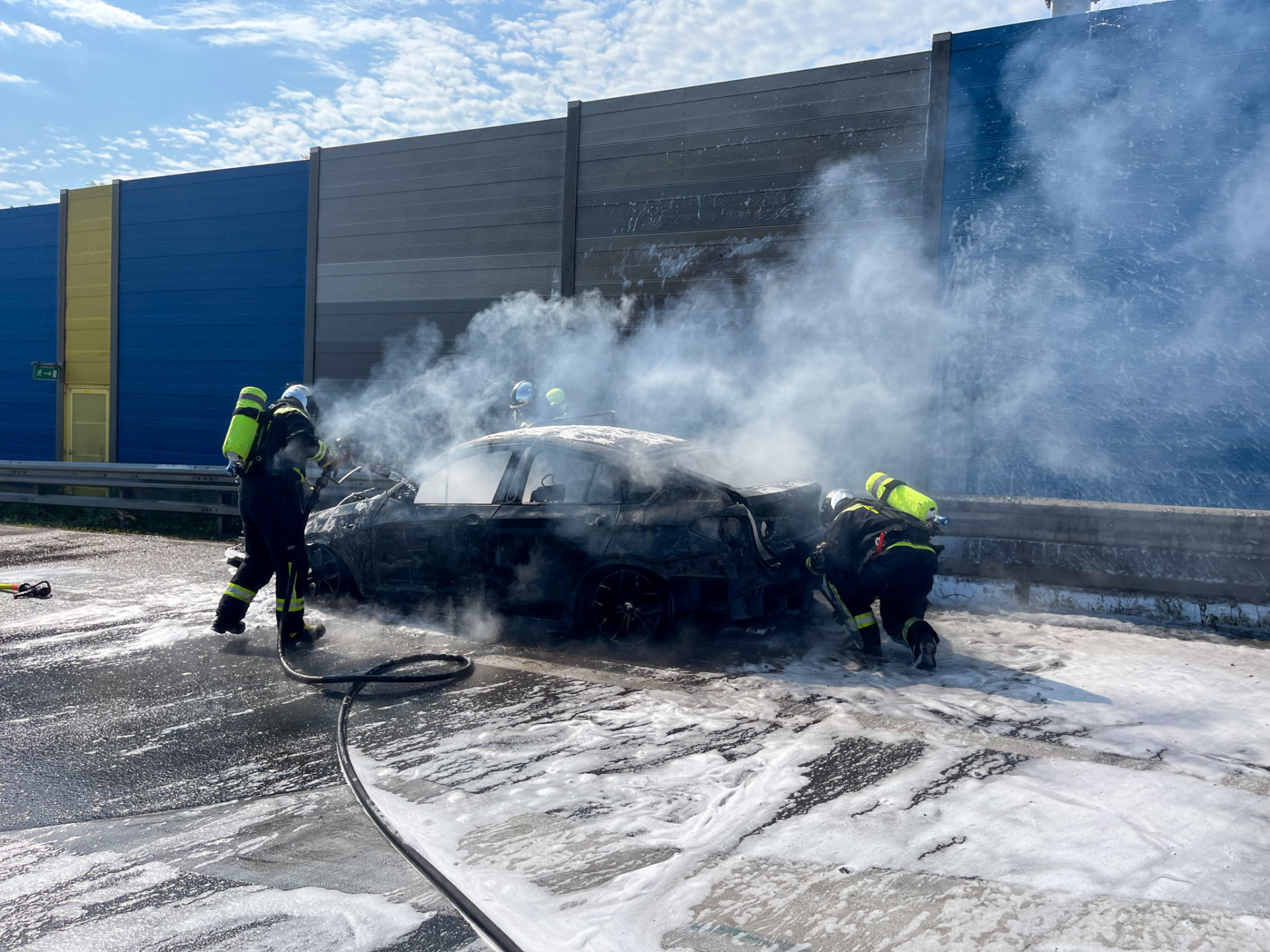 20230614, 0905 Autobahn Fahrzeugbrand S1-6