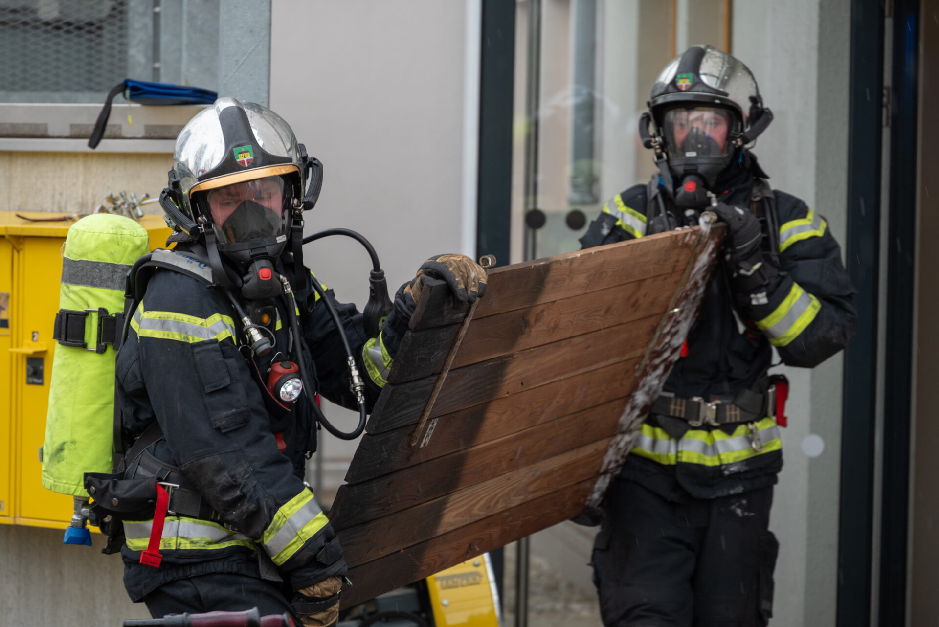 2025-04-15_1343_B2_Gebaeudebrand-Innenraum-55_Web