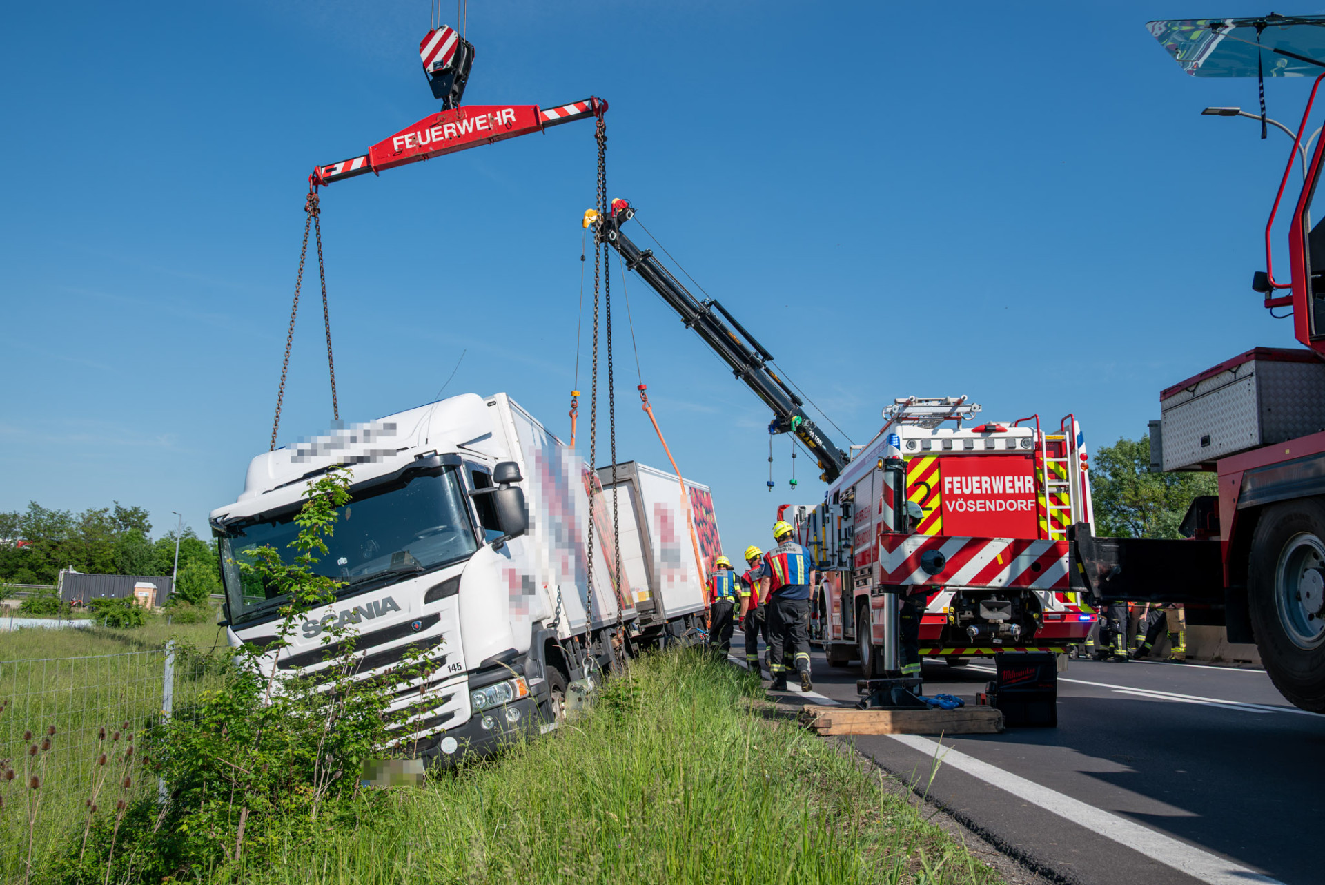 2025-05-02_1424_T1_Bergung-Grossfahrzeug-11_Web