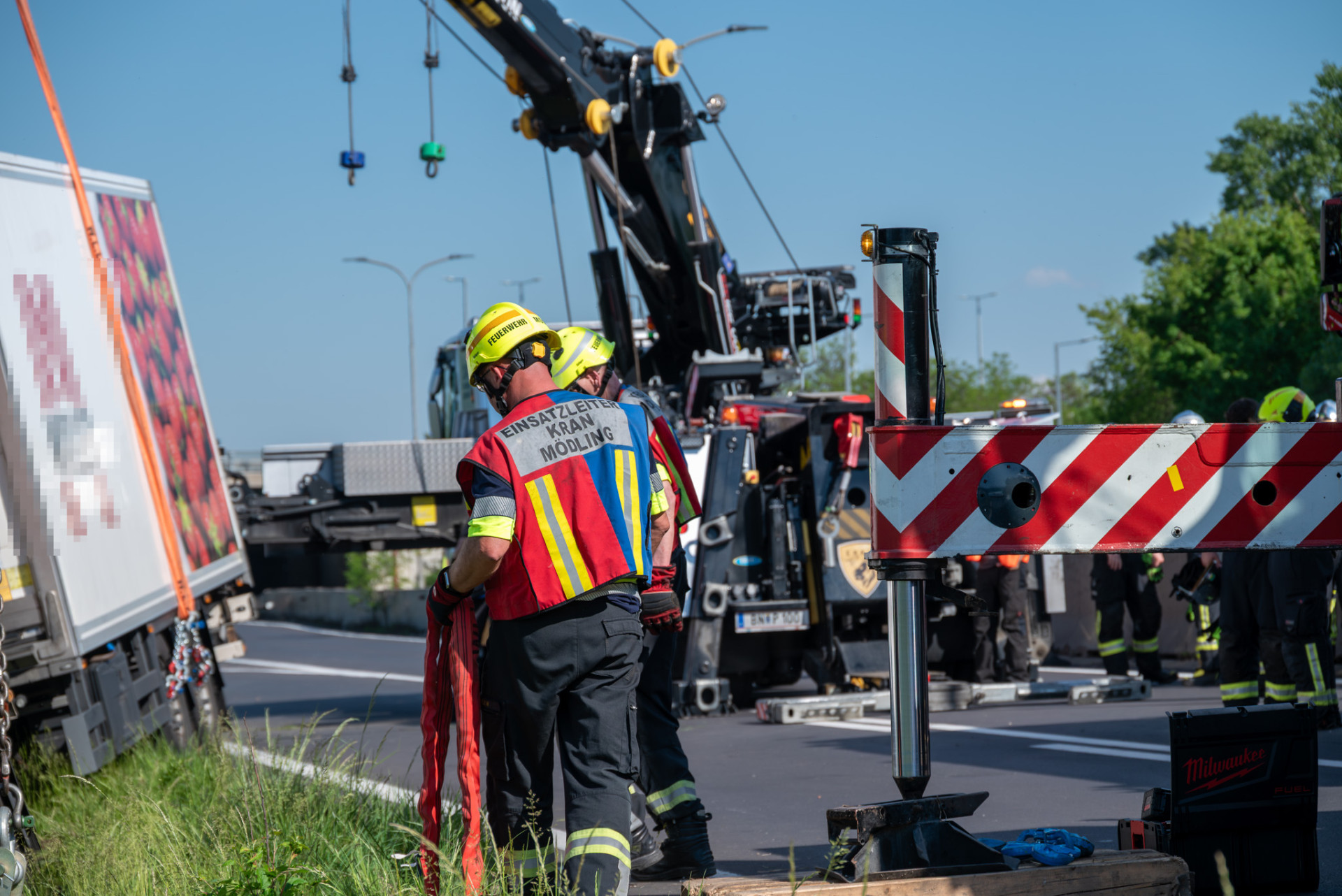 2025-05-02_1424_T1_Bergung-Grossfahrzeug-16_Web