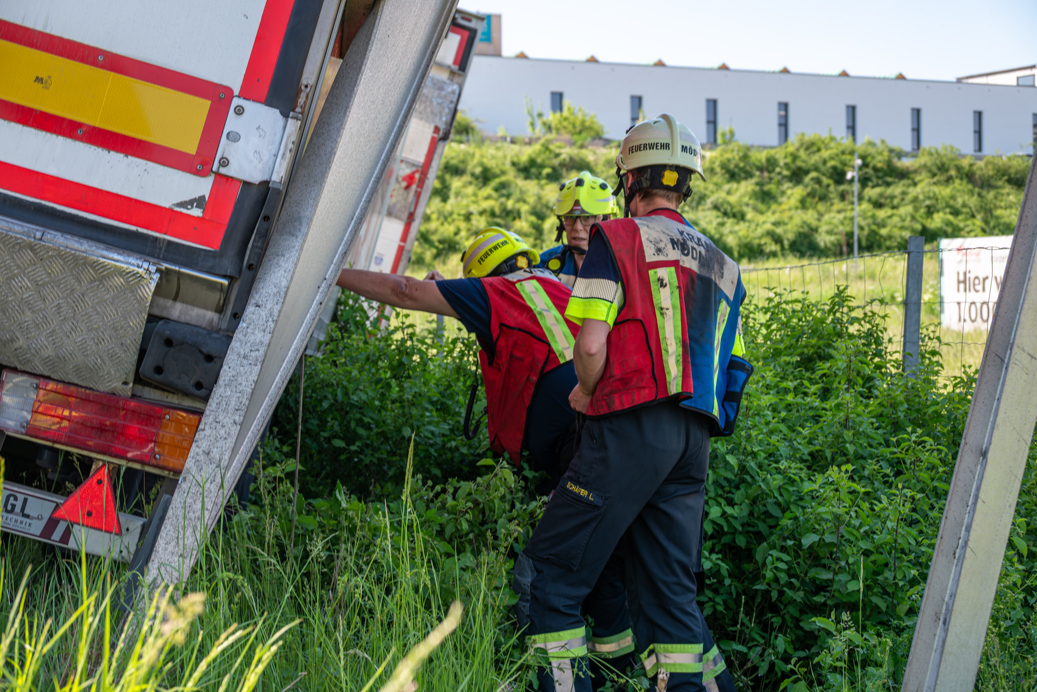 2025-05-02_1424_T1_Bergung-Grossfahrzeug-4_Web